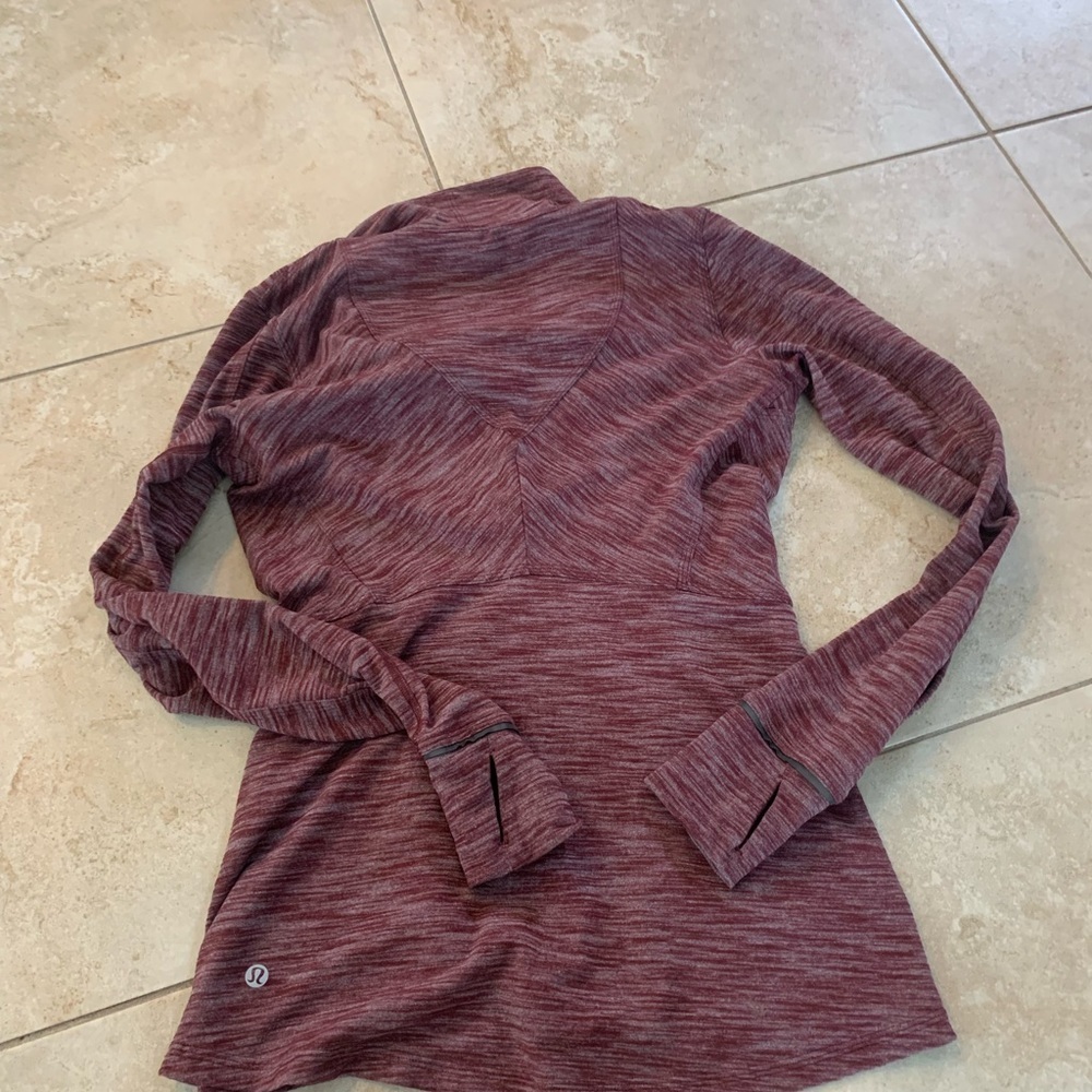 Lululemon quarter zip like new condition size 6 - Picture 4 of 5
